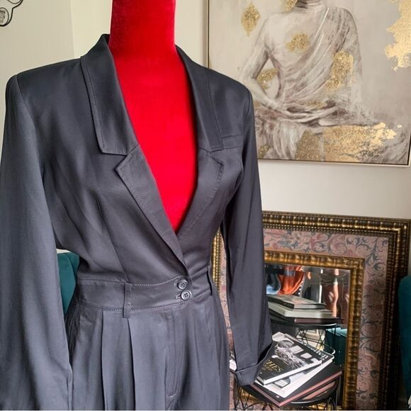 CLUB MONACO BLACK ROMPER - Picture 3 of 15